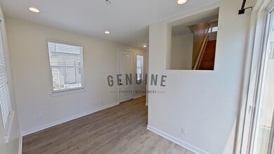2070 Maple Ave in Costa Mesa, CA - Building Photo - Building Photo