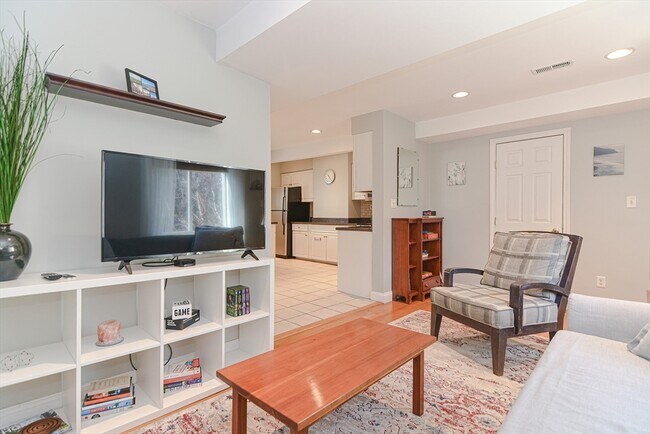 11 Emmet St in Boston, MA - Building Photo - Building Photo