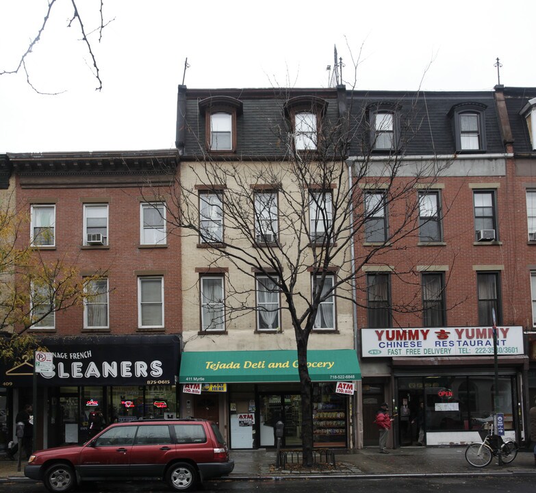 411 Myrtle Ave in Brooklyn, NY - Foto de edificio