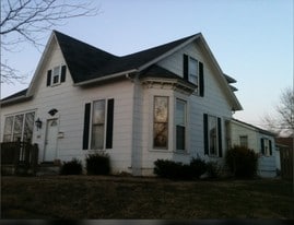 324 N Detroit St in Bellefontaine, OH - Building Photo