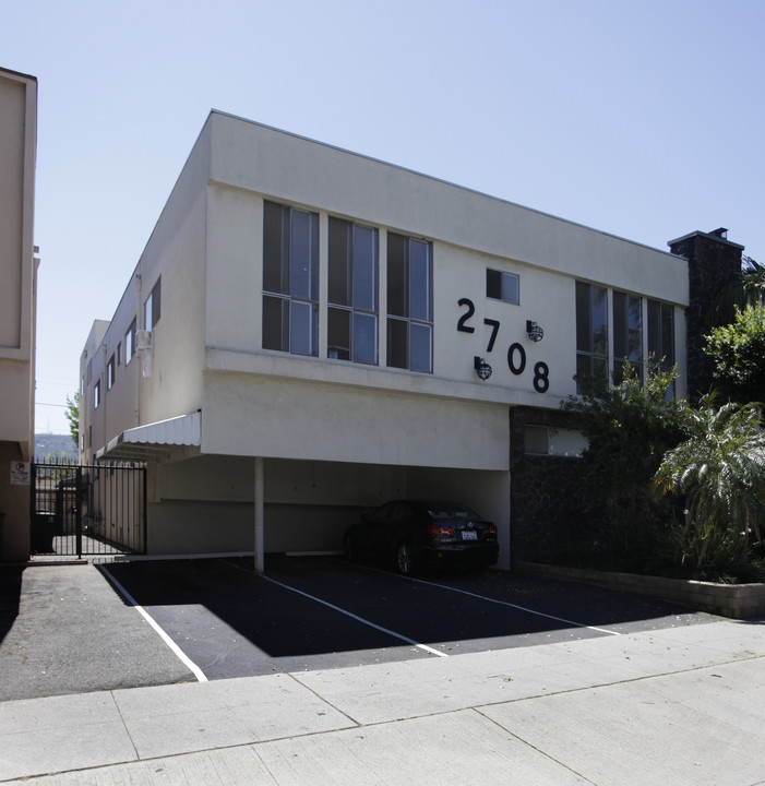 2708 W Clark Ave in Burbank, CA - Building Photo