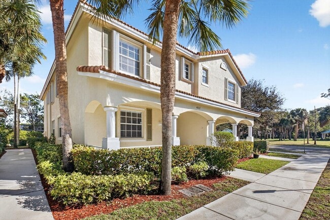 4801 N Wickham Cir in Delray Beach, FL - Building Photo - Building Photo