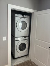 352-354 Ermine Wy in Pittsburgh, PA - Building Photo - Building Photo