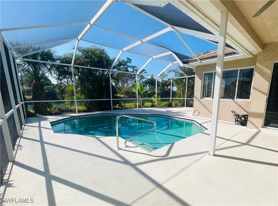 2271 Eaton Lake Ct in Lehigh Acres, FL - Building Photo