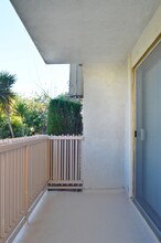 932 10th St in Santa Monica.  North of Wil... in Santa Monica, CA - Building Photo - Building Photo