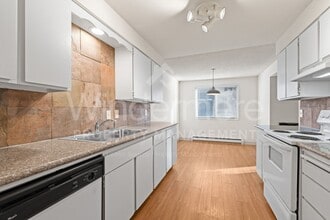 11310 E Mission Ave in Spokane Valley, WA - Building Photo - Building Photo