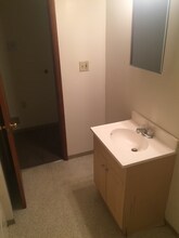 221 W Main St, Unit 2C in Carnegie, PA - Building Photo - Building Photo