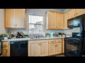32 Lipton Way in Cotati, CA - Building Photo - Building Photo