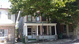 437 E 1st St, Unit 3 in Birdsboro, PA - Building Photo