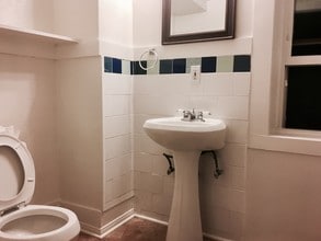746 Bayview Dr in Hermosa Beach, CA - Building Photo - Building Photo