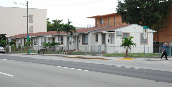 1836 SW 1st St in Miami, FL - Foto de edificio - Building Photo