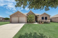 621 Tumbleweed Dr in Forney, TX - Foto de edificio - Building Photo