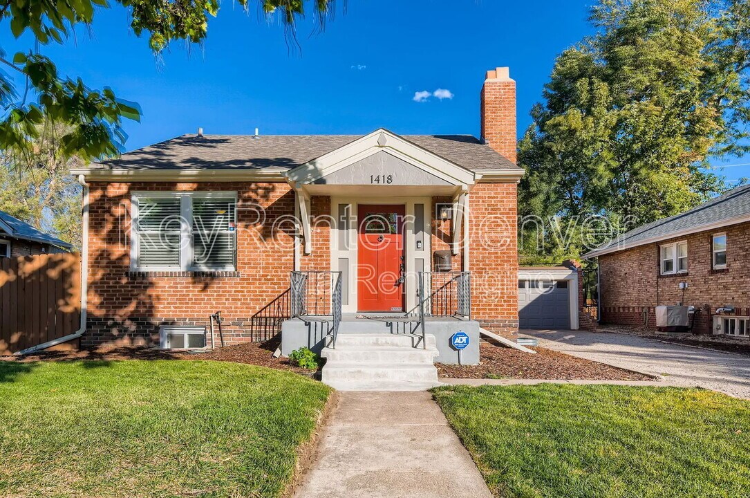 1418 Roslyn St in Denver, CO - Building Photo