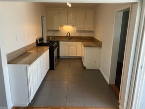 14024 Premiere Ave in Bellflower, CA - Building Photo - Building Photo