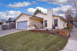 11735 SW Butte Ln in Beaverton, OR - Building Photo