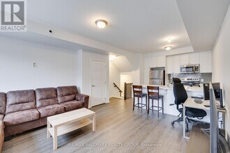 637 Makwa Private in Ottawa, ON - Building Photo - Building Photo