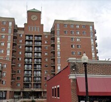 15 N Beacon St in Boston, MA - Building Photo