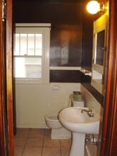 1114 SW Taylor St, Unit 2 in Topeka, KS - Building Photo - Building Photo