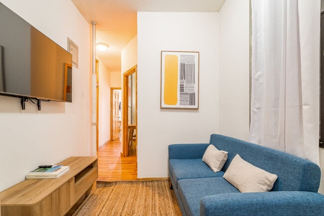 property at 338 W 39th St