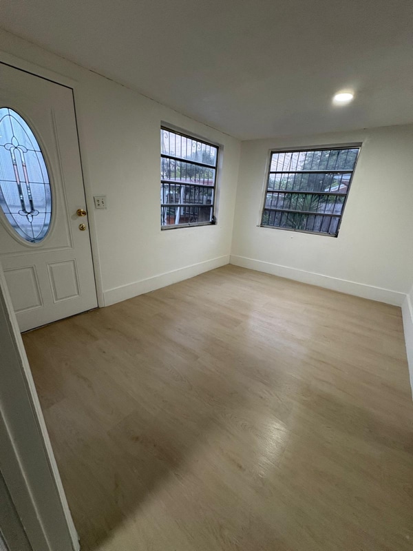 2035 NW 26th St in Miami, FL - Building Photo - Building Photo