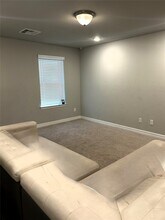 119 Buttonwood Ct in Willis, TX - Building Photo - Building Photo