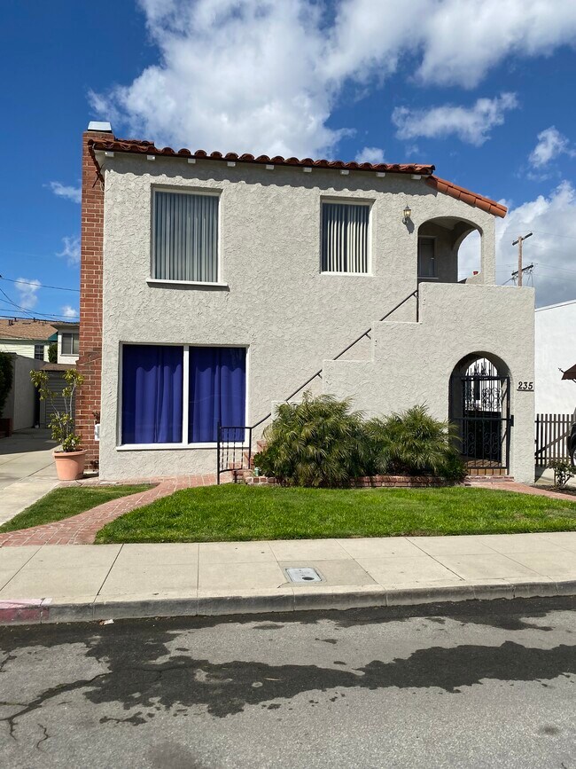 235 Corona Ave Rentals in Long Beach, CA