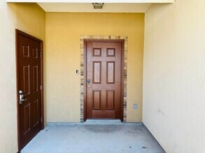 5812 Montevista Dr in Laredo, TX - Building Photo - Building Photo