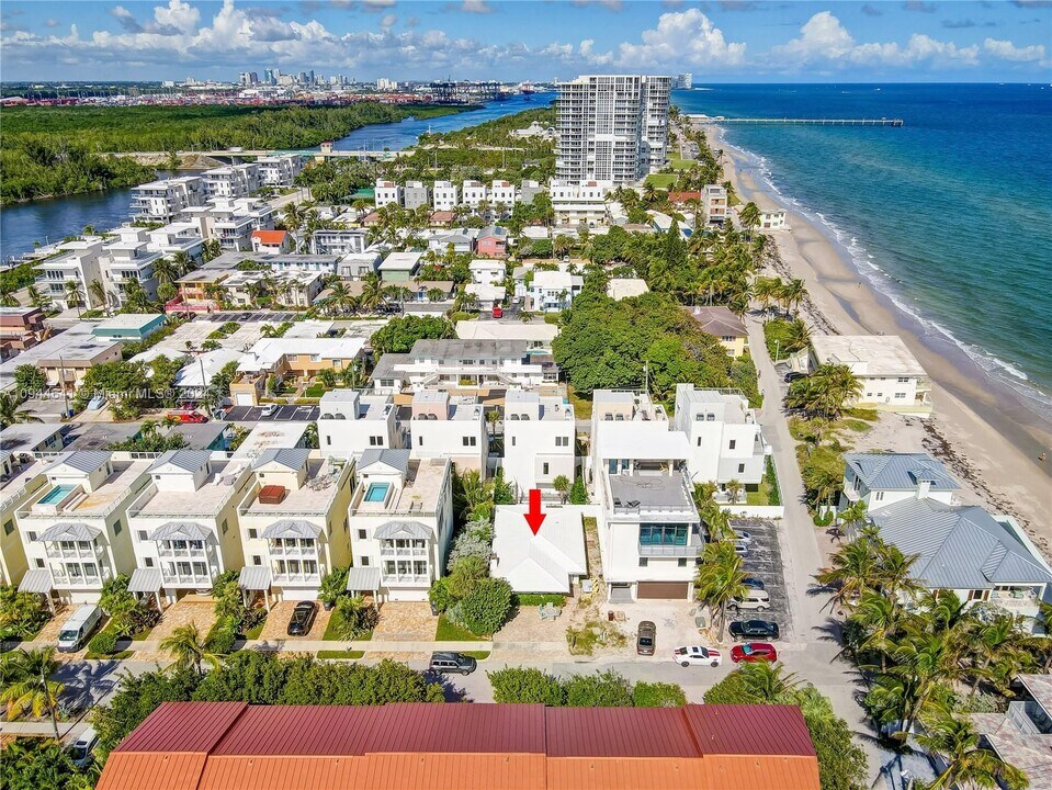 309 Oak St in Hollywood, FL - Building Photo