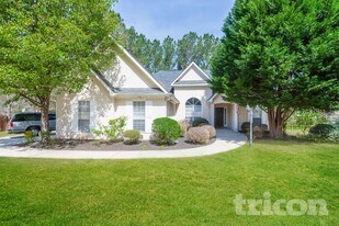 555 Chaseridge Dr in Mcdonough, GA - Building Photo