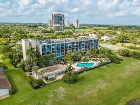 1830 Embassy Dr, Unit 411 in West Palm Beach, FL - Building Photo