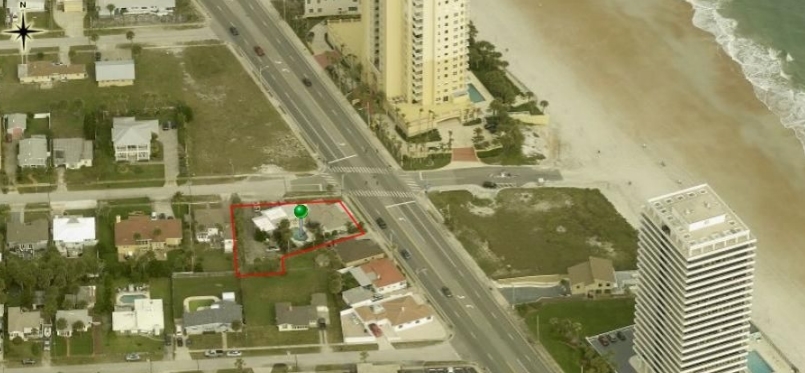 2215 N Atlantic Ave in Daytona Beach, FL - Building Photo