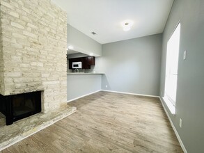 15014 Spring Creek, Unit 102 in San Antonio, TX - Building Photo - Building Photo