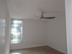 100 Fontainebleau Blvd in Miami, FL - Building Photo - Building Photo