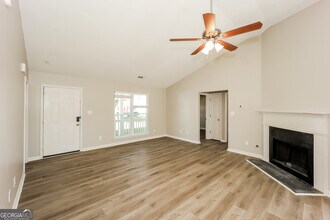 374 Eagles Crossing Cir in Riverdale, GA - Building Photo - Building Photo