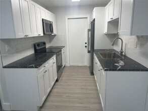 6910 Bay Dr in Miami Beach, FL - Building Photo - Building Photo