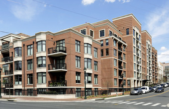 Hampden Row in Bethesda, MD - Foto de edificio - Building Photo