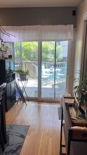 771 E 6th St, Unit 1 in Boston, MA - Foto de edificio - Building Photo