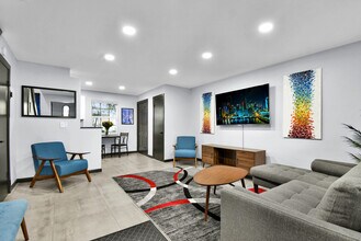 621 NE 28th St in Wilton Manors, FL - Building Photo - Building Photo