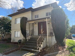 2600 Portola Way in Sacramento, CA - Building Photo - Building Photo