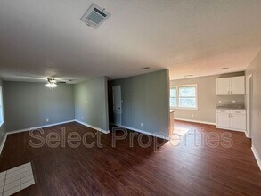 722 Kitchen St in Jonesboro, AR - Building Photo - Building Photo