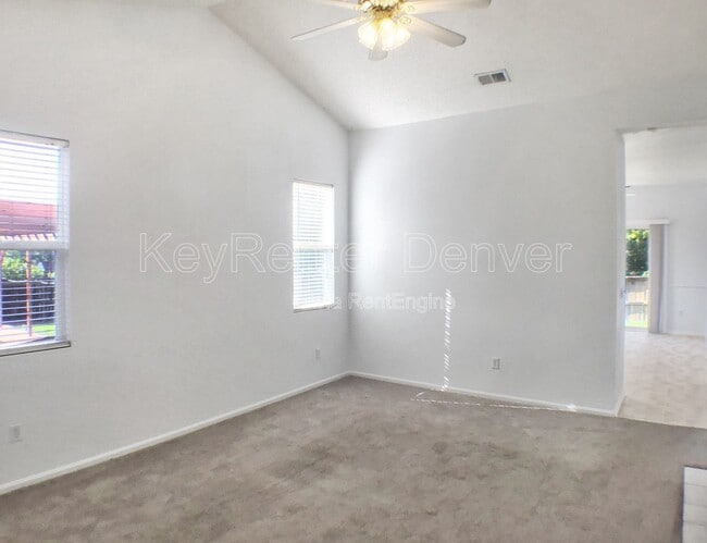 19807 E 39th Ave in Denver, CO - Building Photo - Building Photo