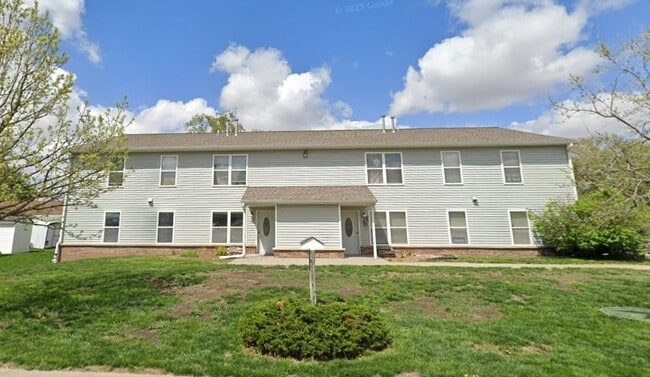14020 Lancashire St in Waverly, NE - Foto de edificio - Building Photo