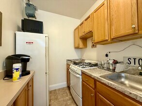 75 Strathmore Rd, Unit 3 in Boston, MA - Foto de edificio - Building Photo