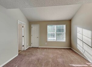 2345 Brandenberry Ct in Decatur, GA - Building Photo - Building Photo