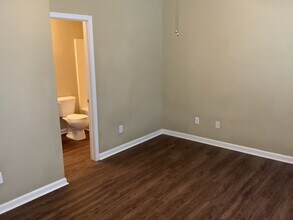 505 Hidden Cellars Dr in Holly Springs, NC - Building Photo - Building Photo