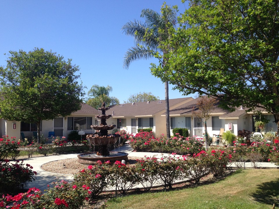 Catalina Gardens Senior Apartments in Hemet, CA - Building Photo