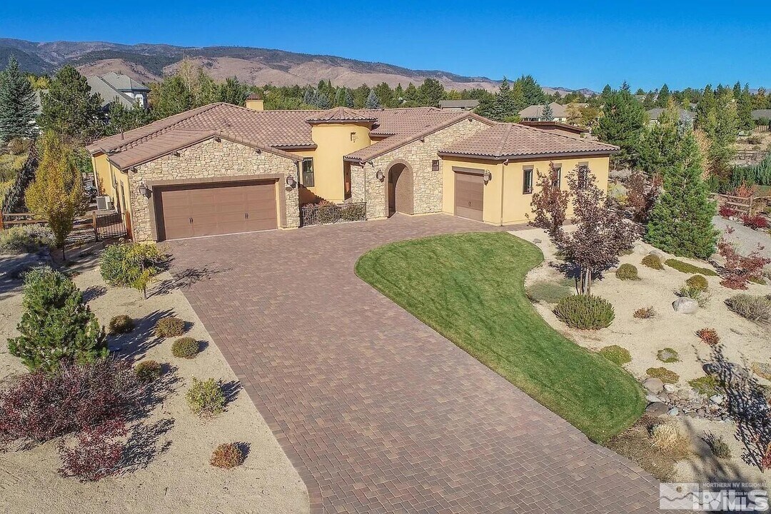 3945 Aspen Hollow in Reno, NV - Building Photo