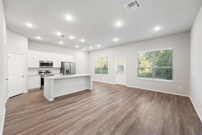 275 Rd 5102F in Cleveland, TX - Building Photo - Building Photo