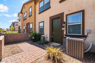 720 Sleeping City Ave in Henderson, NV - Building Photo - Building Photo