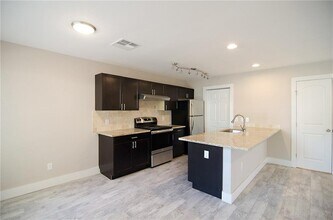 11901 Alpheus Ave in Austin, TX - Building Photo - Building Photo